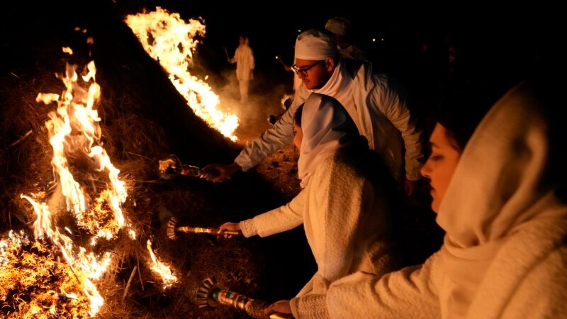 With Bonfires, Hope, Iran's Minority Zoroastrians Mark Sadeh Holiday