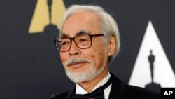 ARCHIVO - En esta fotografía de archivo del 8 de noviembre de 2014, Hayao Miyazaki llega a la sexta edición anual de los Premios del Gobernador en Los Ángeles.
