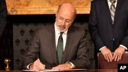 Gubernur Pennsylvania Tom Wolf tahun lalu menyatakan hari ke-143 pada tahun itu sebagai hari untuk berbuat baik (foto: dok). 