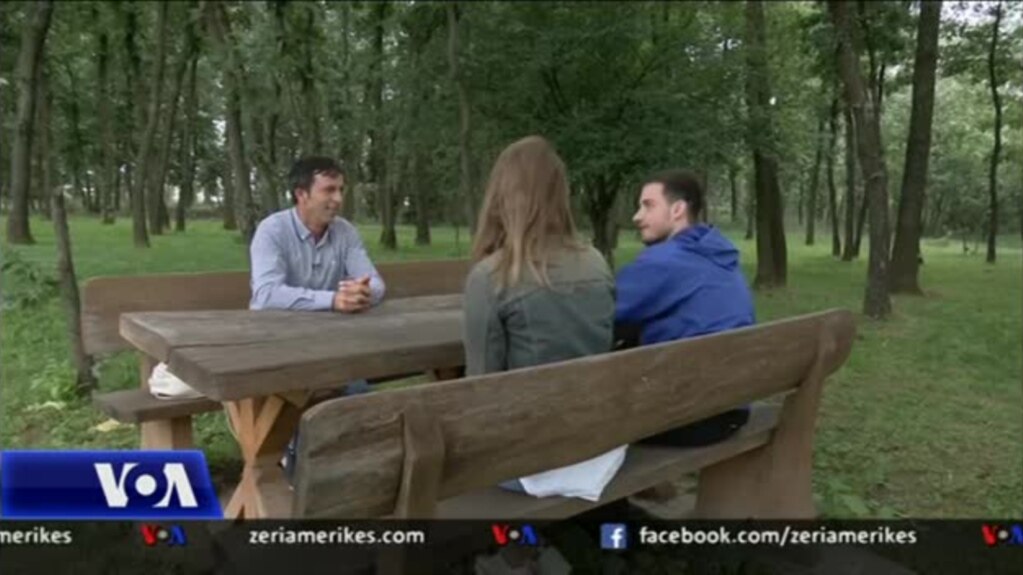 Kosovë, gjen çantën me mijëra dollarë dhe e kthen