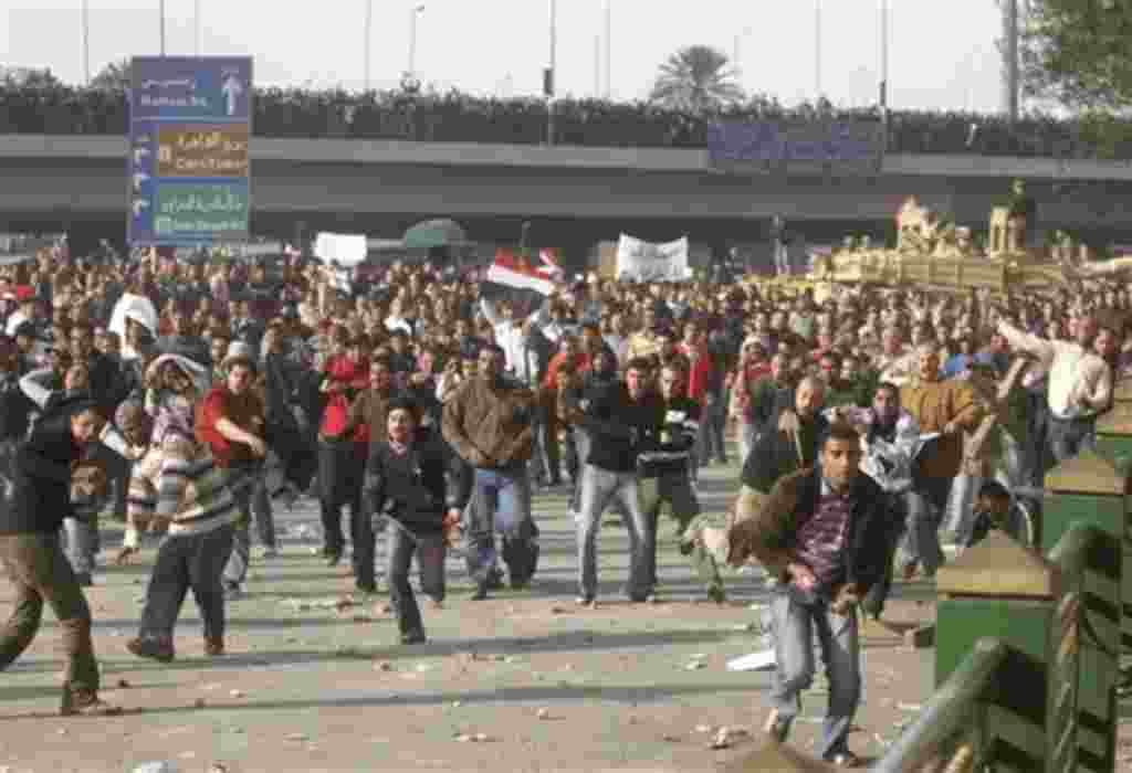 جمعه یازدهم فوریه - حسنی مبارک از مقام ریاست جمهوری استعفا داد