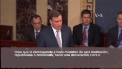 Senador Warner advierte al gobierno sobre futuro de Mueller