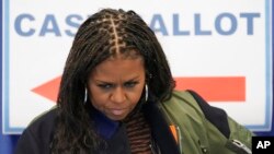 Michelle Obama'nın saçları artık örgülü