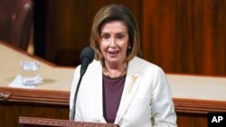 Lide Lachanm Nancy Pelosi ( Demokrat Kalifoni) pran la pawol nan Kongre a, Jedi 17 Nov. 2022. 