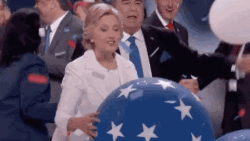 © https://giphy.com/gifs/election2016-hillary-clinton-balloon-l46C5wVFdiXBHSwi4