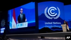 Simon Stiell, kepala iklim PBB, berbicara selama sesi pleno penutupan KTT Iklim PBB COP27 di Sharm el-Sheikh, Mesir, Minggu 20 November 2022.