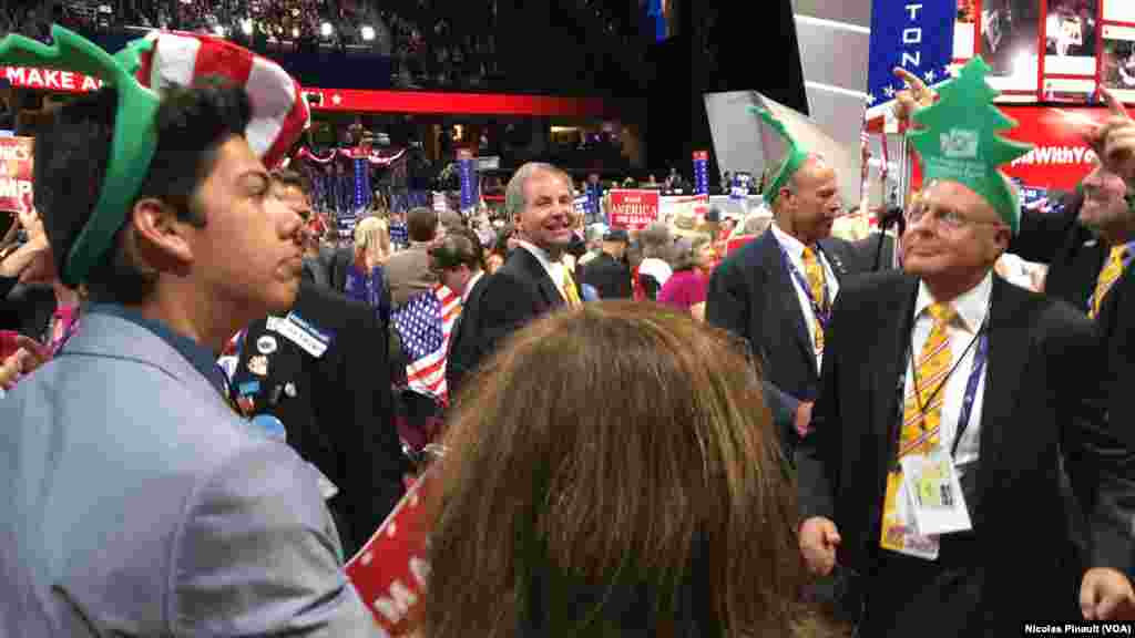 Des délégués républicains de l’Etat de Washington lors discours de Donald Trump à la convention républicaine à Cleveland, Ohio, 21 juillet 2016. (VOA/Nicolas Pinault).