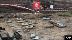 ລາຍການກະຈາຍສຽງຂອງວີໂອເອ ລາວ: ໝູ່ບ້ານຂອງຊາວຢູເຄຣນ ກອງເຕັມໄປດ້ວຍລະເບີດ ລຸນຫຼັງການຢຶດຄອງຂອງ ຣັດເຊຍ