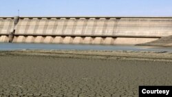 سد خشک‌شده اکباتان در استان همدان