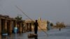 Climate Official: Floods Turn South Pakistan Into 'Veritable Ocean of Water' 