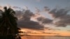 所罗门群岛首都霍尼亚拉海边的落日。（美国之音莉雅）