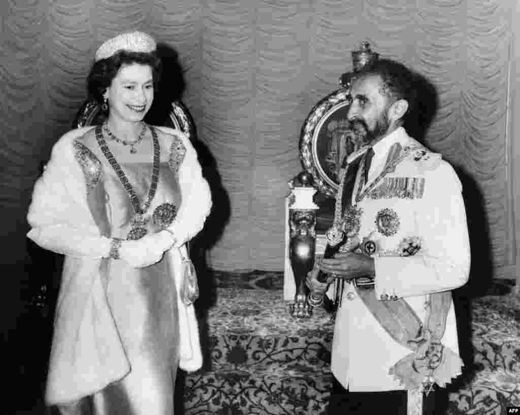 Queen Elizabeth II meets Emperor of Ethiopia Haile Selassie in Addis Abeba during a state visit in Ethiopia on February 1965. (Photo by AFP)