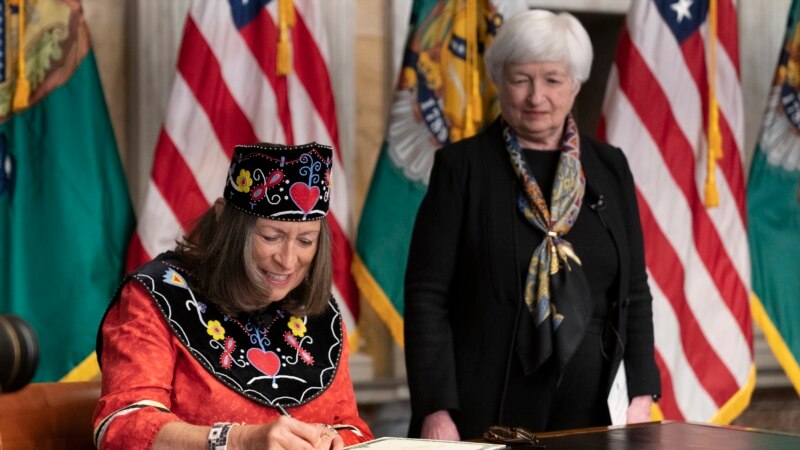 Malerba Sworn in as 1st Native American in US Treasurer Post