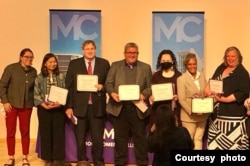 Gadis Arivia (kedua dari kiri) bersama para pengajar di Montgomery College (foto: courtesy).