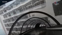 Աշխարհի գավաթի երկրպագուներին տեղափոխող շքեղ զբոսանավի ներսում_1.mp4