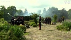 Gun Salutes Fired in Tribute to Queen Elizabeth