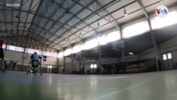 La historia de superación de Nilofar Bayat, activista y deportista afgana
