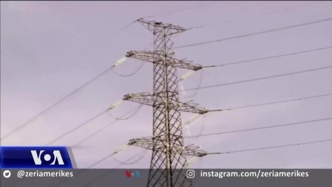 Qeveria shqiptare: Bizneset të sigurojnë burime alternative të energjisë