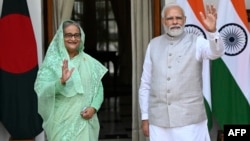 Perdana Menteri Bangladesh Sheikh Hasina (kiri) dan PM India Narendra Modi dalam pertemuan di New Delhi, Selasa (6/9). 