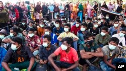 အင်ဒိုနီးရှားနိုင်ငံ၊ အာချေးကျွန်းကို သစ်သားလှေနဲ့ထပ်ရောက်လာတဲ့ ရိုဟင်ဂျာများ။ (နိုဝင်ဘာ ၁၆၊ ၂၀၂၂)