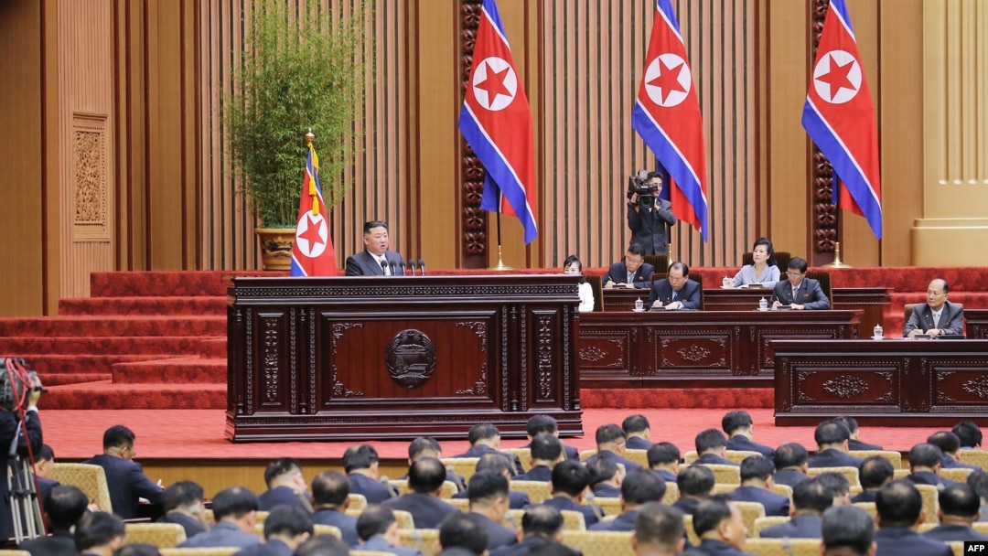김정은 북한 국무위원장이 지난달 8일 평양에서 진행된 최고인민회의 제14기 제7차 회의에서 시정연설하고 있다. 
