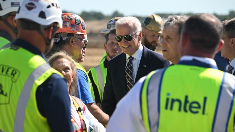 As Biden Touts Ohio Intel Plant, Fellow Democrat Questions President's 2024 Plans