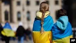Rusia berencana menyelenggarakan pertemuan informal Dewan Keamanan PBB untuk membahas apa yang disebut Moskow “situasi yang sesungguhnya” tentang anak-anak Ukraina yang dibawa ke Rusia. (Foto: Ilustrasi/AP/Hannibal Hanschke)