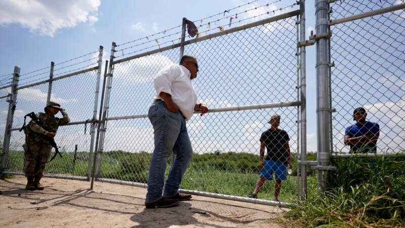 Property Owners on US Border Face Pressure from Migrants, Government
