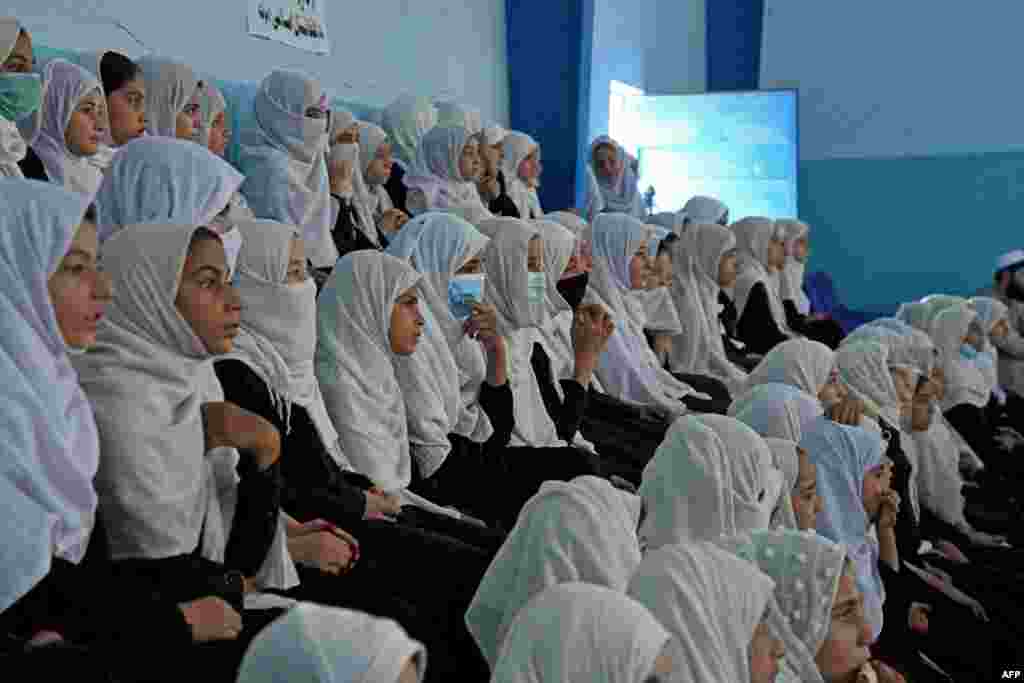 Maktablar boshlandi. Qandahor, Afg'oniston.