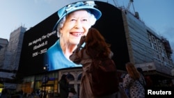 In Photos: Queen Elizabeth II, Britain's Monarch for 70 Years, Dies