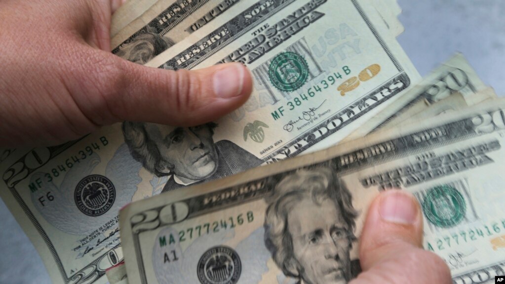 Rritja e dollarit amerikan shkakton probleme në mbarë botën