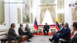 El presidente de Venezuela, Nicolás Maduro, se reúne con su ministro de Transporte. Hipólito Abreu.