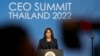 La vicepresidenta de EEUU, Kamala Harris, se dirige a la Cumbre de CEO de APEC durante la Cumbre de Cooperación Económica Asia-Pacífico (APEC) en Bangkok, el 18 de noviembre de 2022.