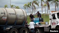 Se espera que el presidente de Estados Unidos Donald Trump visite la isla el martes.