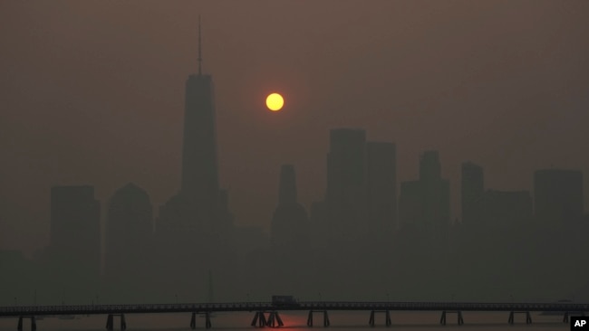 US East Coast Blanketed in Smoke From Canadian Wildfires