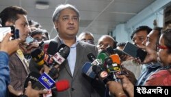 সচিবালয়ে সাংবাদিকদের সঙ্গে তথ্য ও সম্প্রচার প্রতিমন্ত্রী মোহাম্মদ আলী আরাফাত। ১৮ ফেব্রুয়ারি, ২০২৪।