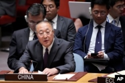 장쥔 유엔 주재 중국 대사가 북한의 ICBM 발사 문제를 논의하기 위해 13일 열린 안보리 회의에서 발언하고 있다.