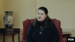 Oksana Markarova, the Ukrainian ambassador to the United States, discusses the war situation in her country and the need for continued aid, at the Ukrainian Embassy in Washington on April 4, 2024. (Misha Komadovsky/VOA)
