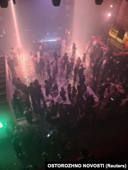 ภาพจากงานปาร์ตี้ "เกือบนู้ด" ในกรุงมอสโก เมื่อ 21 ธ.ค. 2566