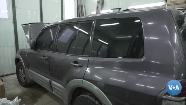 Ukraina: Eski mashinalar evakuatsiya transportiga aylantirilmoqda