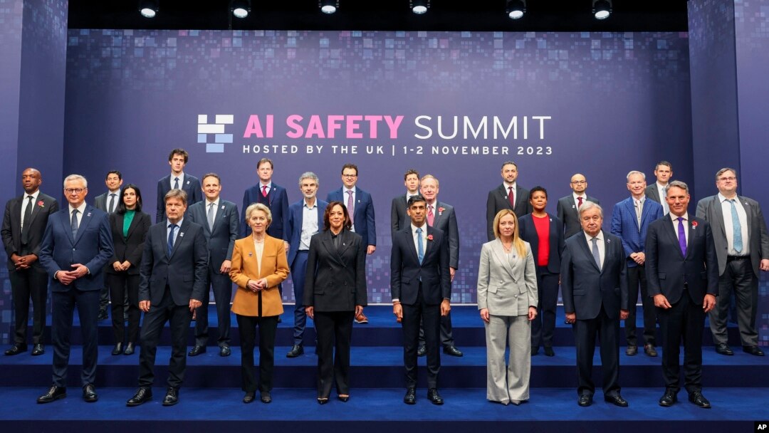 Wakil Presiden AS Kamala Harris dan para pemimpin dunia menghadiri KTT keamanan kecerdasan buatan (Artificial Intelligence atau AI Safety Summit) di London, 1-2 November 2023. 