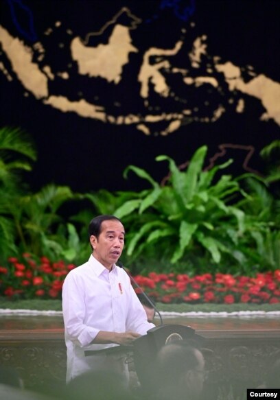 Presiden Jokowi dalam Sidang Kabinet Paripurna, di Istana Kepresidenan Jakarta, Senin (26/2) (biro Setpres)