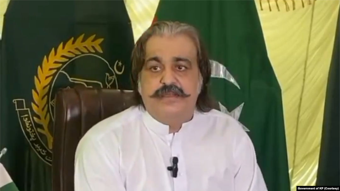 په جلسه کې ښاغلي ګنډاپور، په ځانګړې توګه، د ترهګرۍ او افغانستان په اړه د پوځ په جوړه تګلاره سخت ټکونه کړي دي.