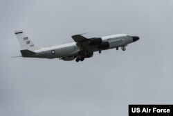 미 공군의 RC-135S 코브라볼 정찰기.