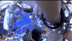 Ռուս տիեզերագնացների տիեզերական զբոսանքը՝ ռադիատորը տեղափոխելու համար_1.mp4