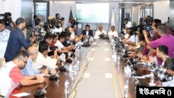 রাজধানীর উত্তরায় বিজিএমইএ ভবনে, সাম্প্রতিক শ্রমিক অস্থিরতা ও ন্যূনতম মজুরি নিয়ে আয়োজিত সংবাদ সম্মেলন।