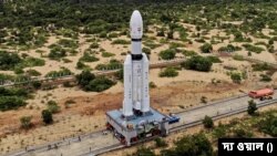 শুক্রবার পৃথিবীর মাটি ছেড়ে চাঁদে পাড়ি দেওয়ার জন্য প্রস্তুত ভারতের ইসরো-র চন্দ্রযান