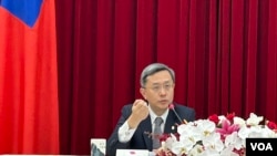 台湾外交部次长李淳2023年7月4日称美中恢复沟通是非常正面的发展，台湾乐见双方对话，并不感到担忧。（美国之音记者杨安摄影）