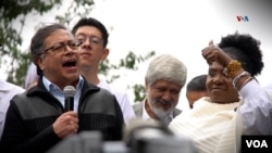 El presidente Gustavo Petro junto la vicepresidente Francia Márquez en una marcha a favor de las reformas sociales el 7 de junio en Bogotá. FOTO: VOA.