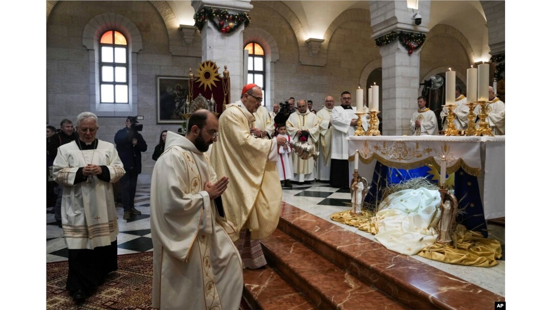 In Photos: Christmas Celebrations Around the World